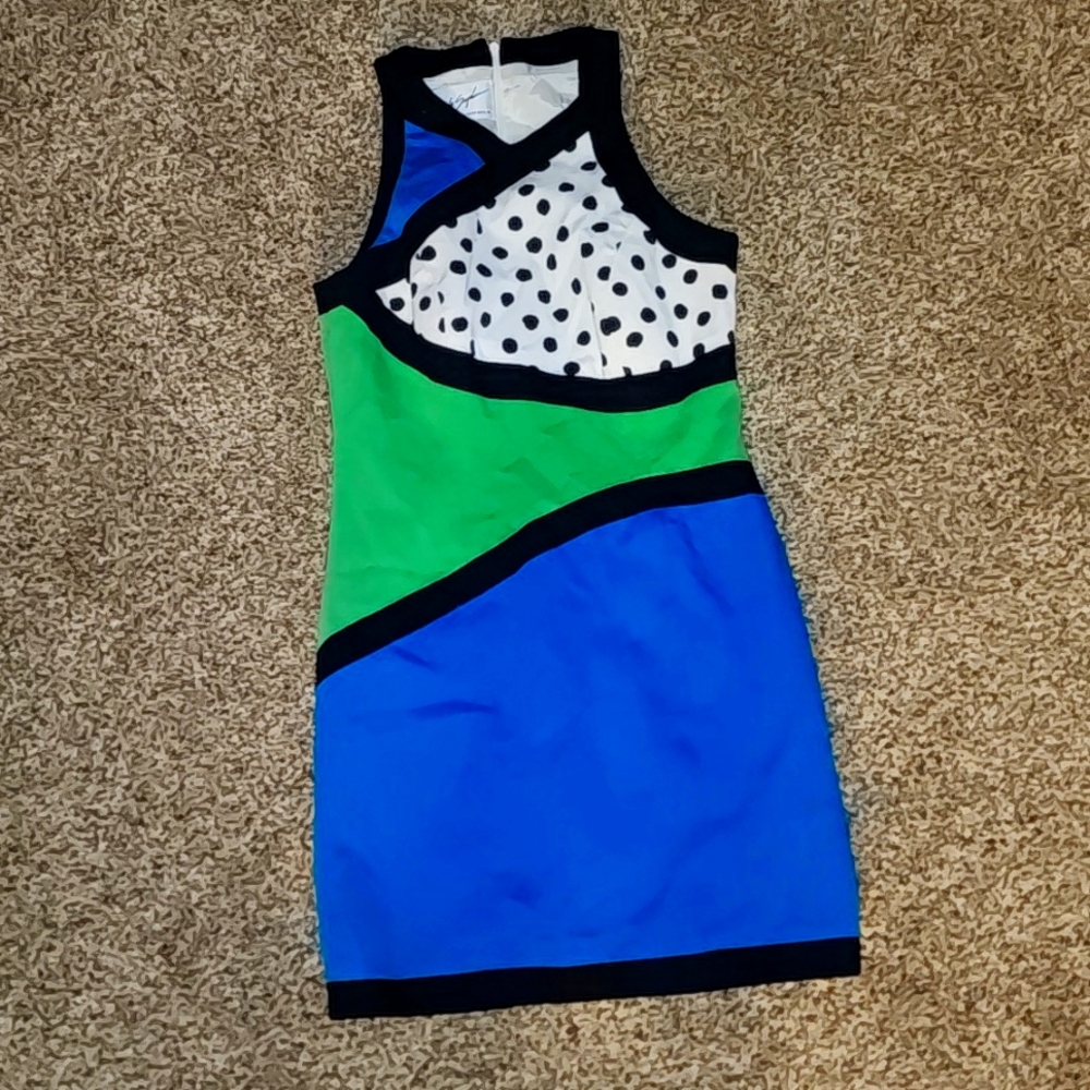 Boutique dress very flattering read tag